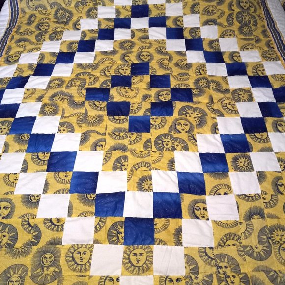 SALE  Vintage pattern Quilt Hand Quilted  Sun Moon Design 78 X 88” Full/Queen - Picture 6 of 14